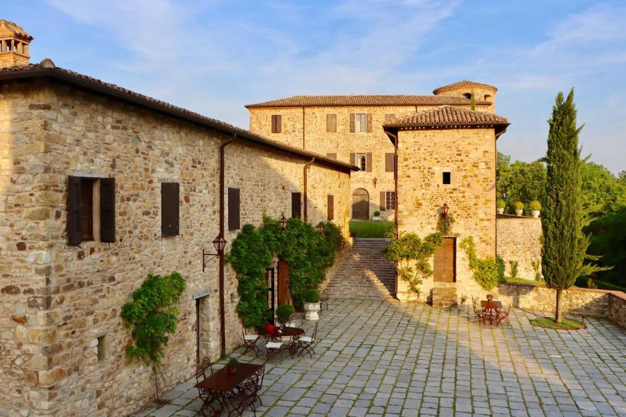 Galleria Levi Eventi | Catering-Banqueting-Matrimoni-Eventi Aziendali- Feste private a Reggio Emilia, Parma e Modena | Castello di Viano - Viano (RE) Galleria