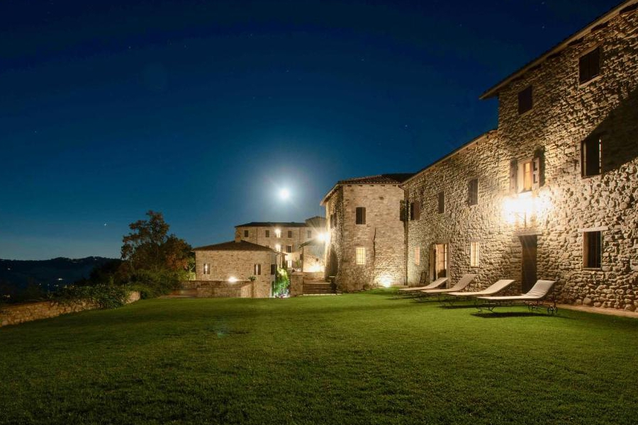 Galleria Levi Eventi | Catering-Banqueting-Matrimoni-Eventi Aziendali- Feste private a Reggio Emilia, Parma e Modena | Castello di Viano - Viano (RE) Galleria