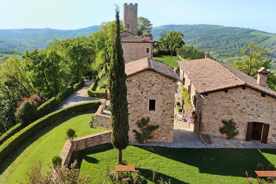 Galleria Levi Eventi | Catering-Banqueting-Matrimoni-Eventi Aziendali- Feste private a Reggio Emilia, Parma e Modena | Castello di Viano - Viano (RE) Galleria